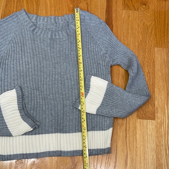 Womens Tops Small Gray Long Sleeves Sweater Ribbed Pullover New - Picture 6 of 7